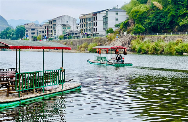 Một nhóm người, một con đường, cùng nhau trưởng thành, Hãy biết ơn, mọi thứ đều tươi đẹp. - Cầu chì thiên hà