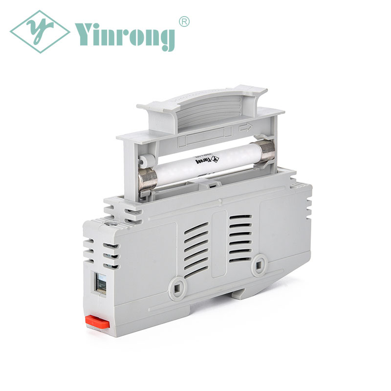 Tại sao Giá đỡ cầu chì Solar PV DIN Rail 1500VDC 30A 10 × 85mm lại là bộ phận an toàn quan trọng cho các hệ thống năng lượng mặt trời hiện đại