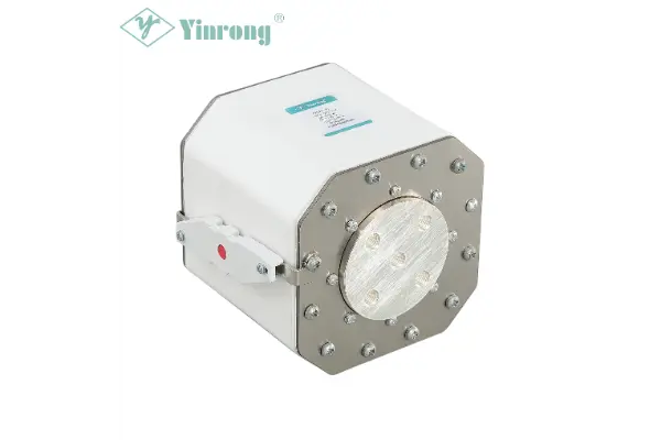​Cầu chì tác dụng nhanh so với cầu chì thông thường: Sự khác biệt thực sự là gì?